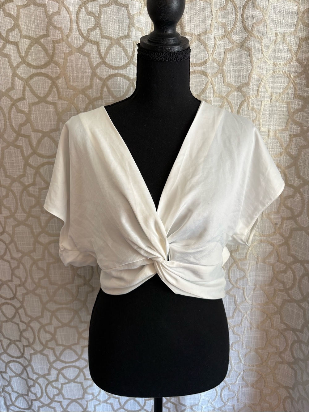 Zara White Knotted V-Neck Crop Top